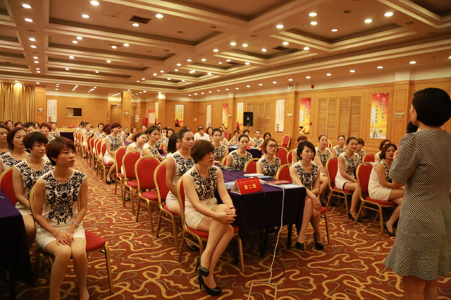 �����A�����L(zh��ng)�ڃ�(n��i)Ӗ(x��n)��(hu��)���vԒ