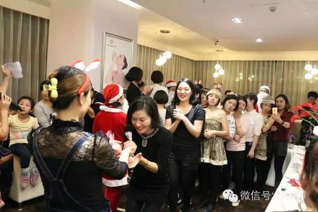 王俊華總裁親自贈(zèng)予平安果